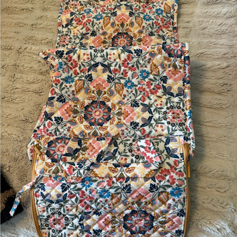 Grand Hanging Travel Organizer